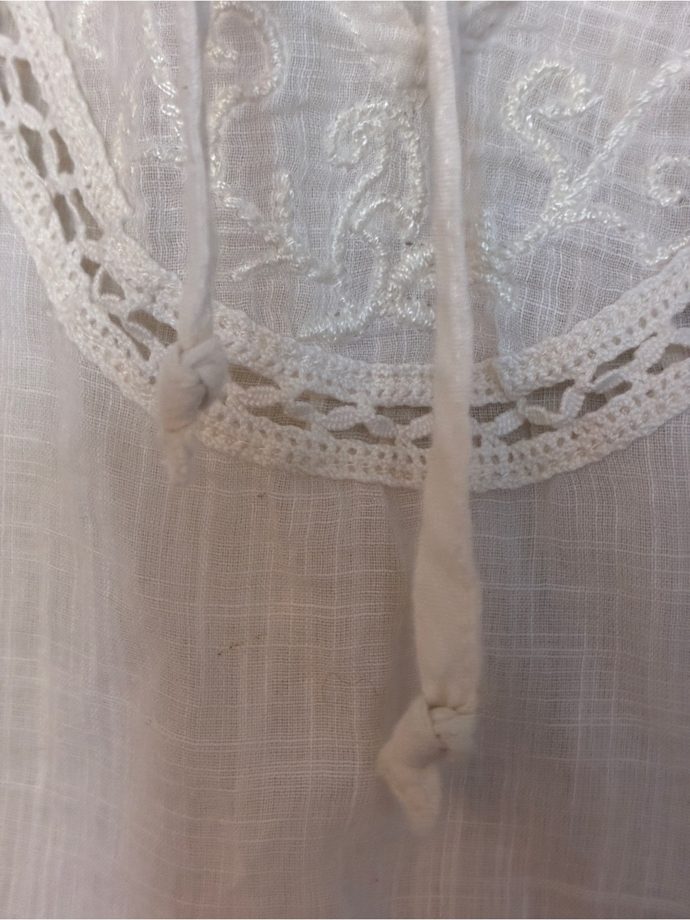 Lace Brand Cream Embroidered Blouse Womens Small Tie Neck Cottagecore Fairycore - Picture 4 of 8